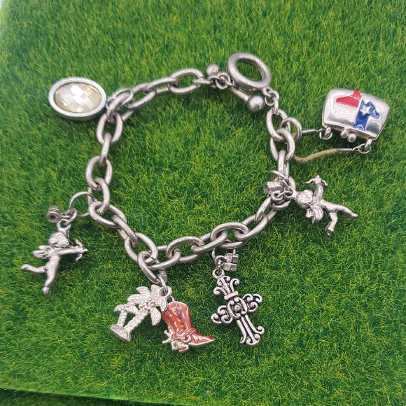 Unique Vintage Jewelry - Silver Tone Charm‎ Bracelet with Texas and Angel Charms B3025